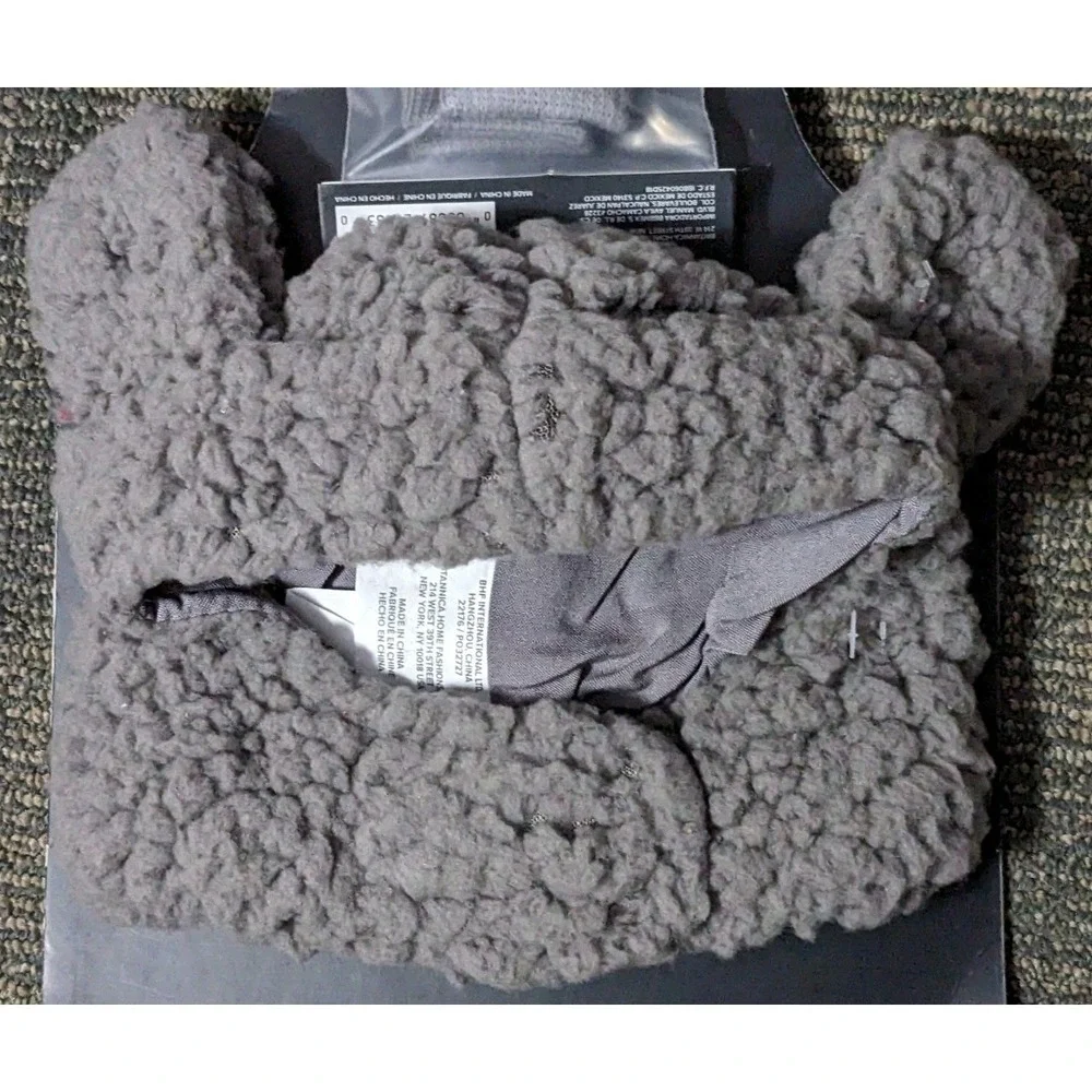 UGG Classic Sherpa Pet Ears Hat &‎ 4 Sock Set Anti-Skid Size Small Dark Gray Dog